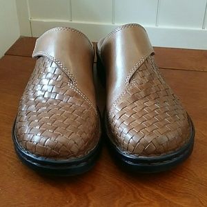 clarks rebecca woven clog